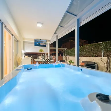Apartment Gioan Novigrad, 500m To Sea, Private Heated Jacuzzi, Bbq, Free Parking Novigrad Istria