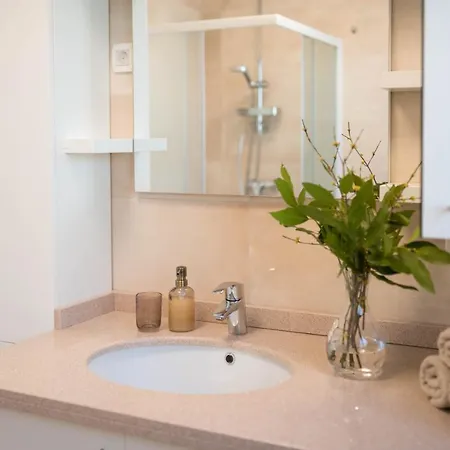 Apartment Gioan Novigrad, 500m To Sea, Private Heated Jacuzzi, Bbq, Free Parking Novigrad Istria