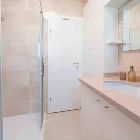 Gioan Novigrad, 500m To Sea, Private Heated Jacuzzi, Bbq, Free Parking *