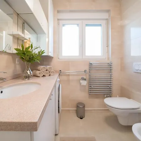 Apartment Gioan Novigrad, 500m To Sea, Private Heated Jacuzzi, Bbq, Free Parking Novigrad Istria